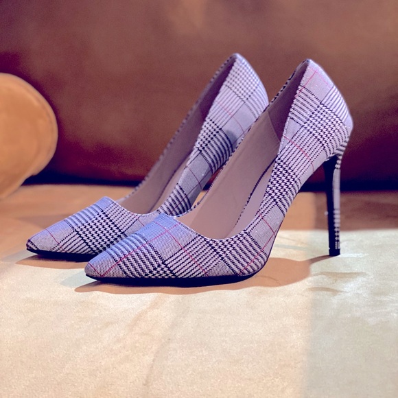 Heels - Picture 1 of 5